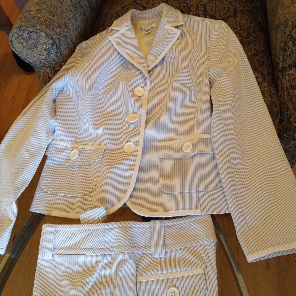 Pant suit